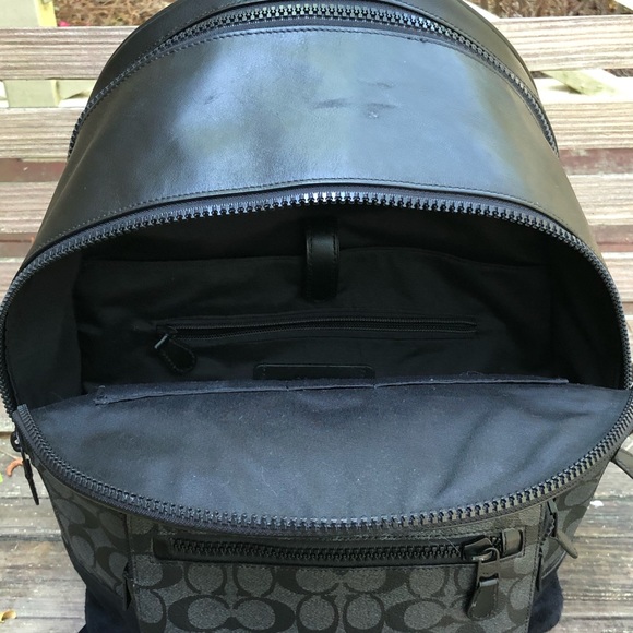 Authentic Coach backpack with reciept. 9.5/10 LNew - Picture 4 of 5